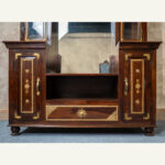 Royal Heritage Display Cabinet - Image 3